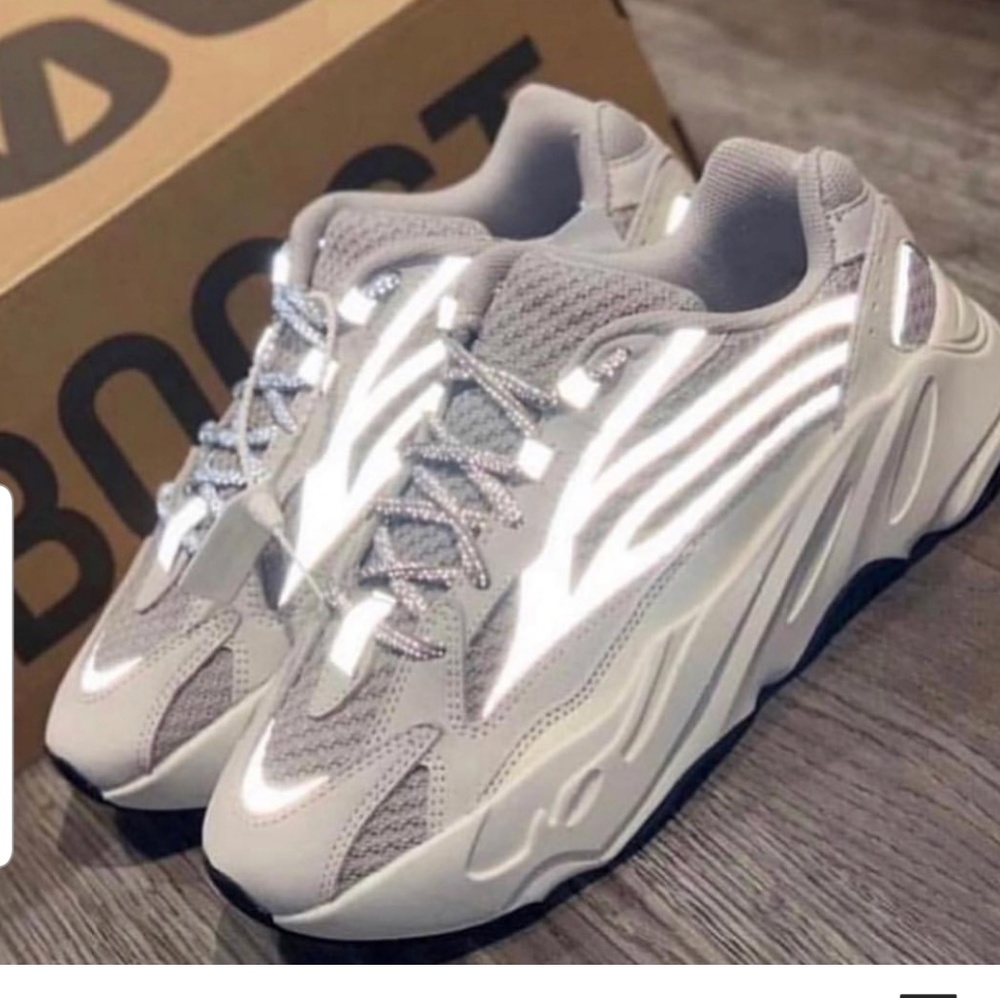 mens yeezy without a  box